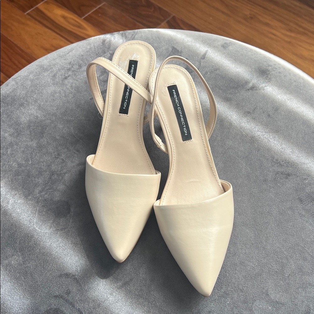New w/o tag
French Connection Ladies Quinn Slingback Kitten In Cafe Heel Sz 7
